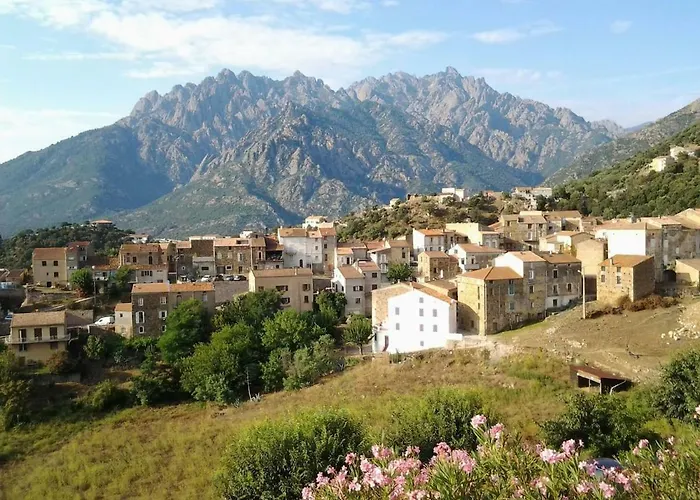 Maison De Village